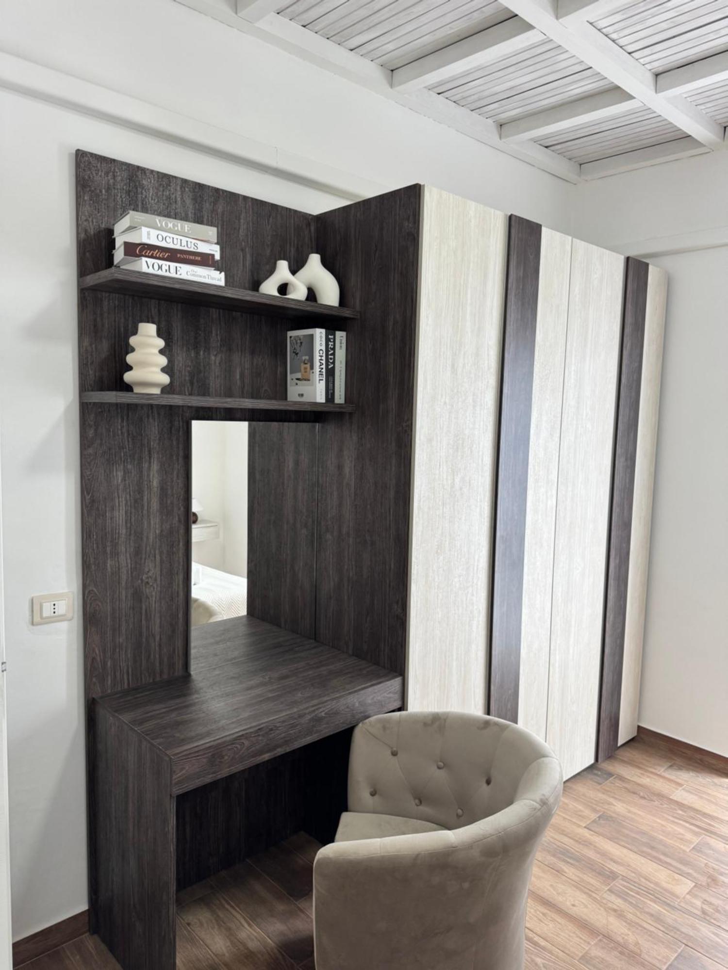 Edward House Apartment