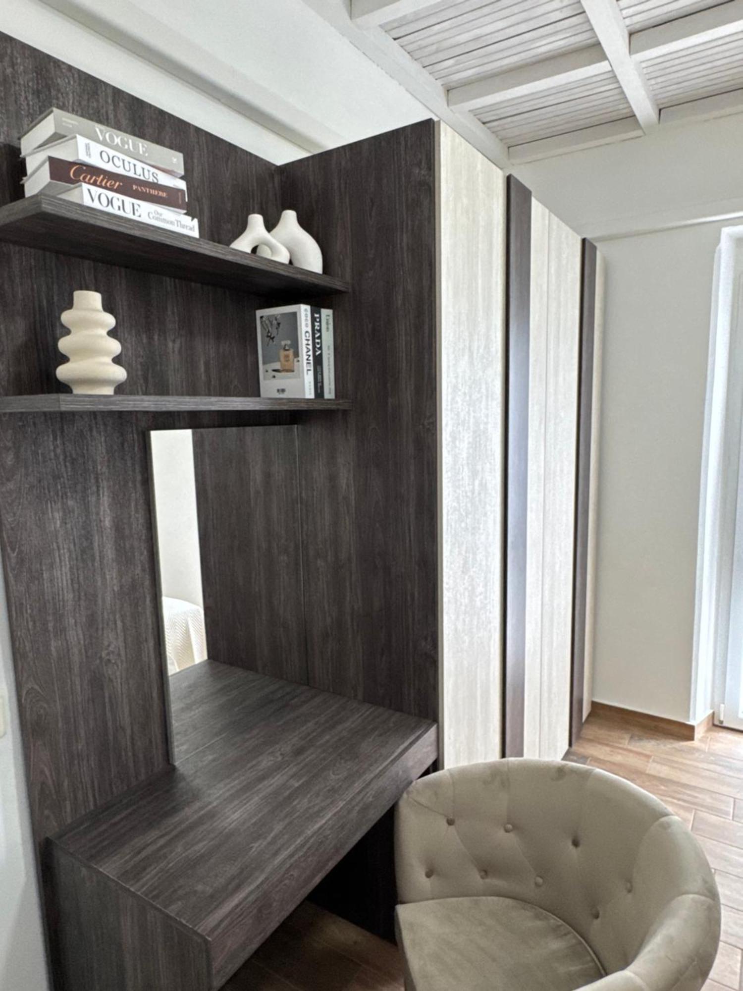 Edward House Apartment