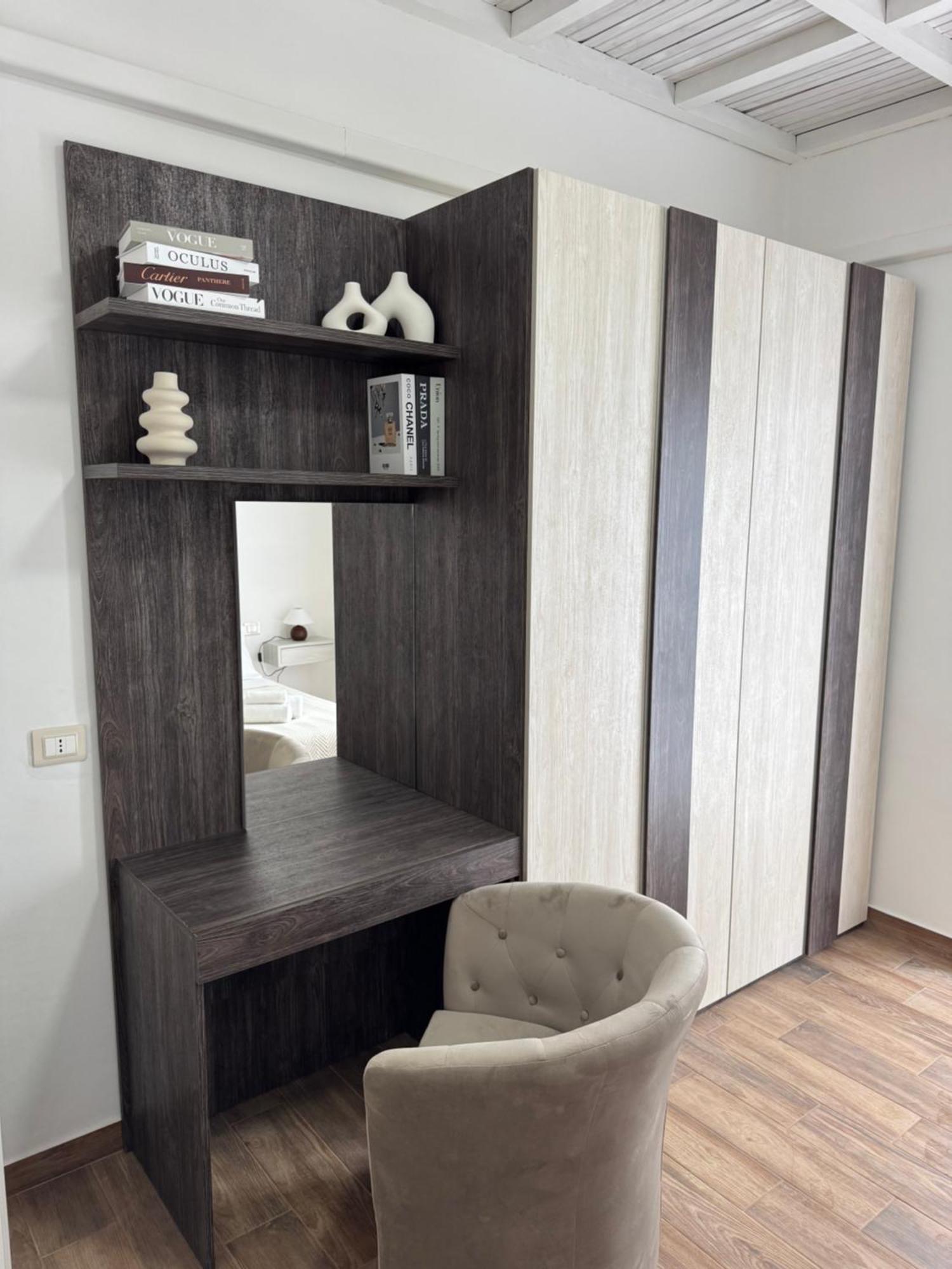 Edward House * La Spezia